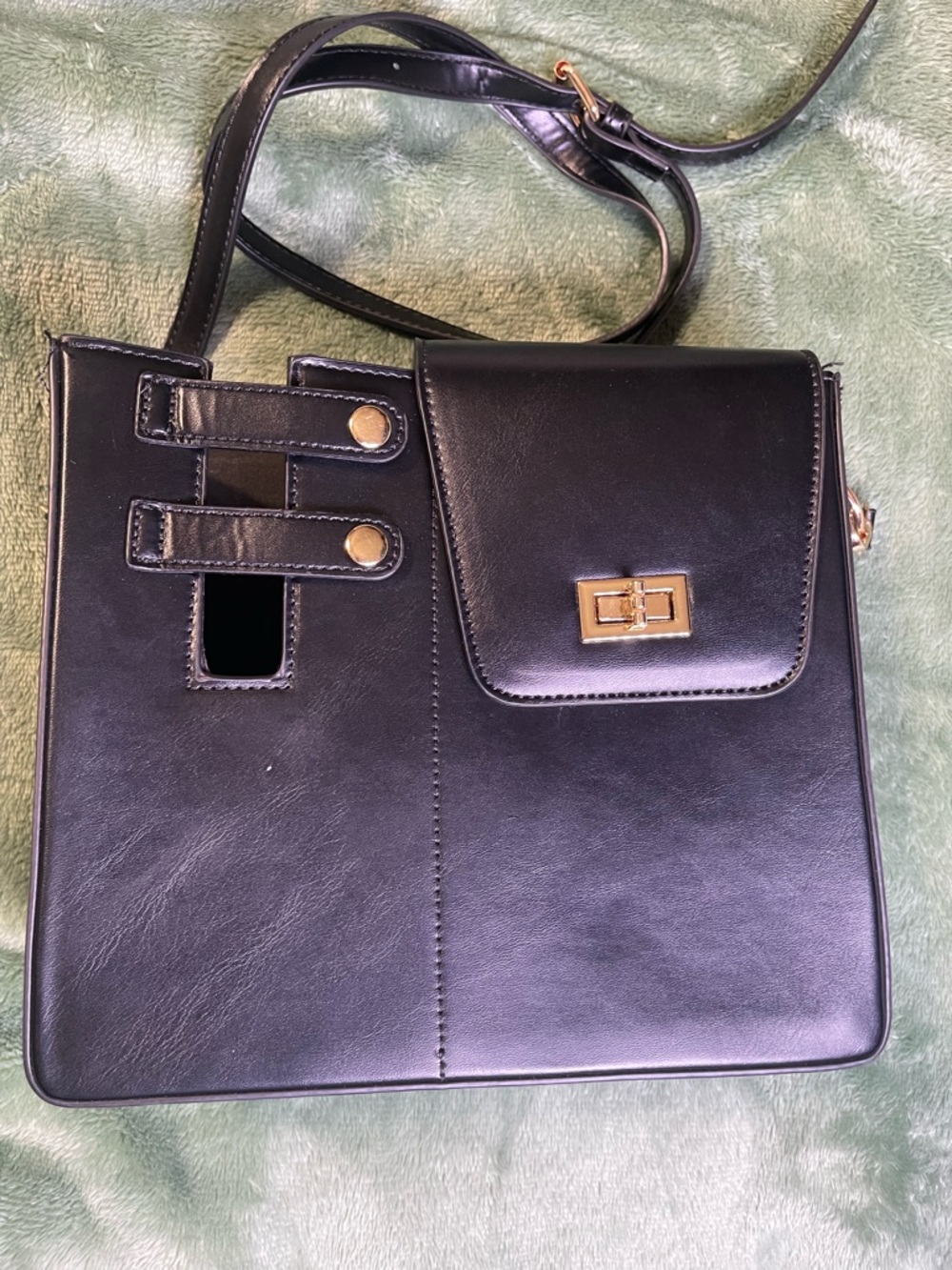 Black Women’s Crossbody Bag with Turn-Lock Flap and tumbler holder
